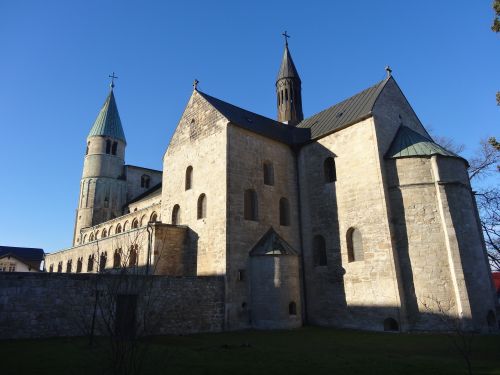 2017-Stiftskirche-Gernrode-Ostseite