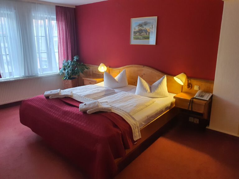 Doppelzimmer im Hotel Zur Goldenen Sonne in der UNESCO Welterbestadt Quedlinburg